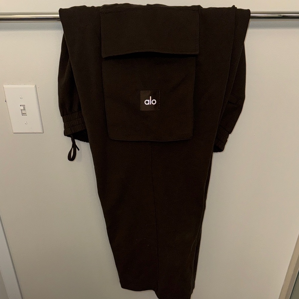 ALO Yoga Brown Cargo Sweatpants